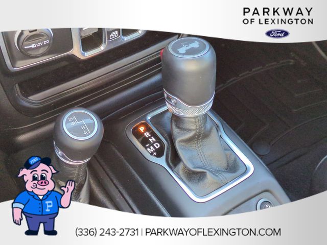 Used 2021 White Jeep Unlimited Sahara Altitude image 25
