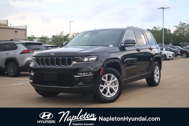 Diamond Black Crystal Pearlcoat 2023 Jeep Grand Cherokee SUV / Crossover Four-Wheel Drive 8-Speed Automatic