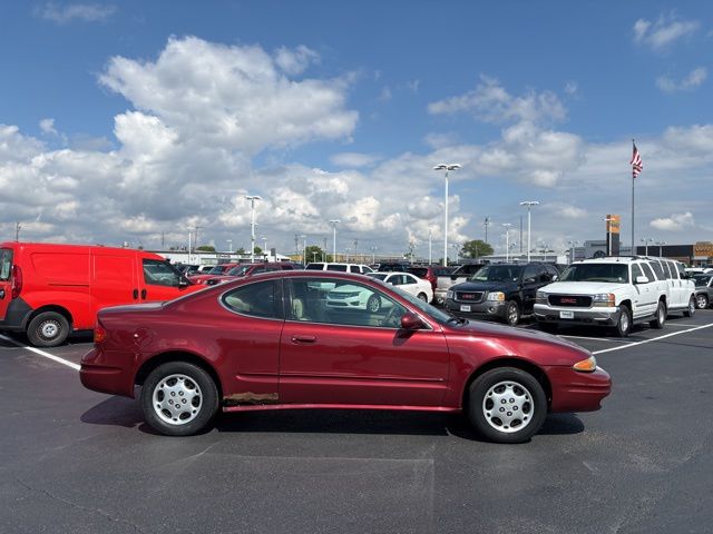 The 2001 Oldsmobile Alero GL photos