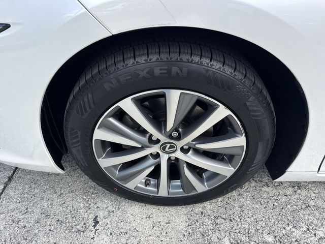 2021 Lexus ES - $33,498
