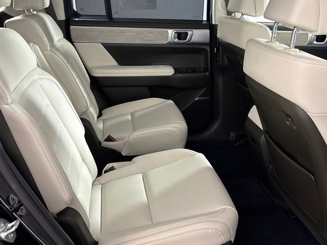 Used 2025 Hyundai Santa Fe Hybrid SUV