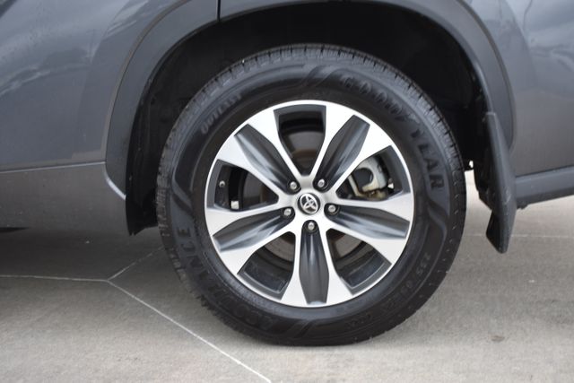 Used 2022 Toyota Highlander Hybrid SUV