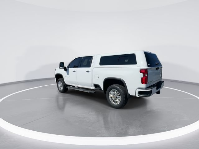 Used 2023 White Chevrolet High Country image 5