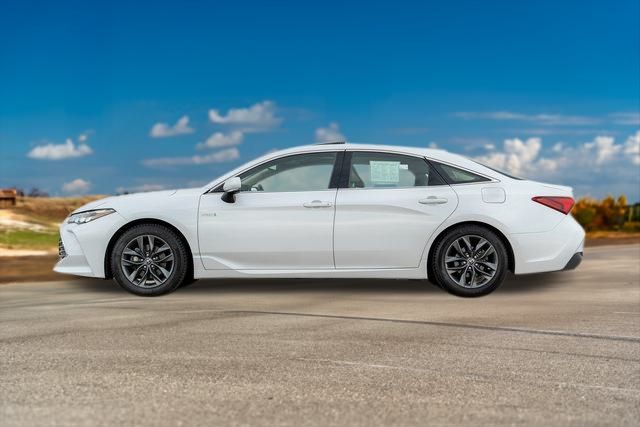 2020 Toyota Avalon Hybrid XLE Plus 4