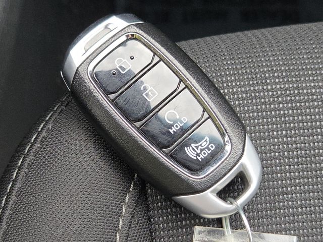 Used 2023 White Hyundai SEL image 35
