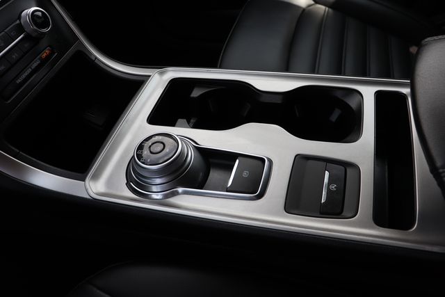 2024 Ford Edge SEL photo