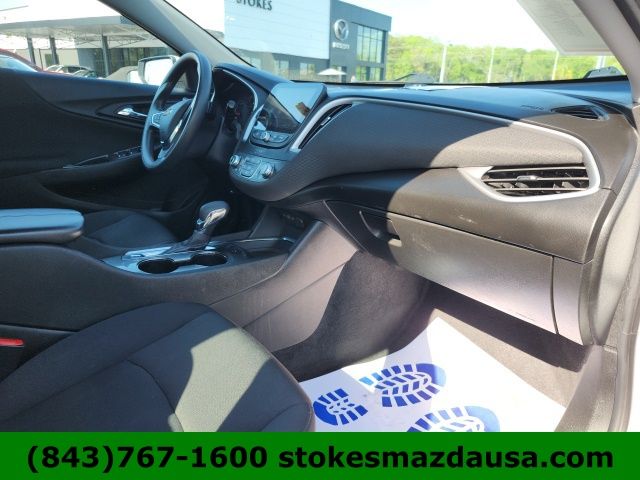 2023 Chevrolet Malibu LT White at Matthews Motors of Wilmington