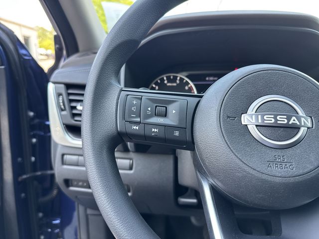 Used 2023 Blue Nissan SV image 16