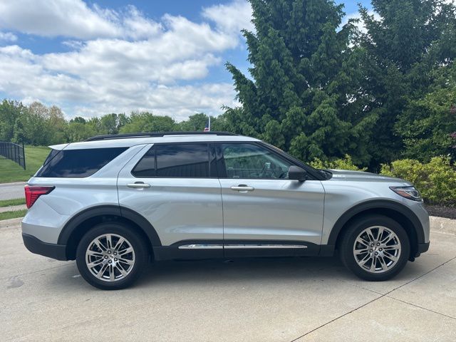 Certified Used 2025 Silver Ford Active image 5