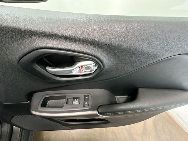 2022 Jeep Cherokee Limited Gray at South Hills Kia