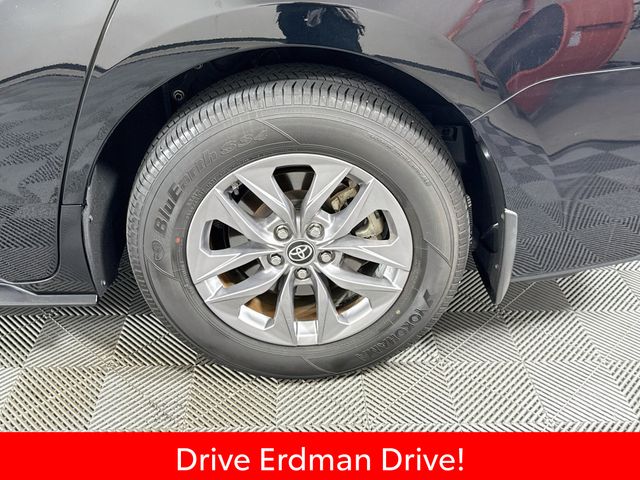 Used 2025 Toyota Sienna Van