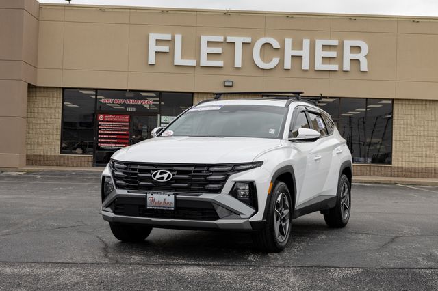 White Pearl 2025 Hyundai Tucson SEL Convenience AWD SUV / Crossover All-Wheel Drive 8-Speed Automatic