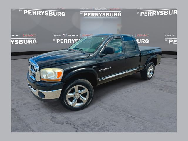 Brilliant Black Crystal PC/Bright Silver Met CC 2006 Dodge RAM 1500 Pickup Truck Four-Wheel Drive 5-Speed Automatic