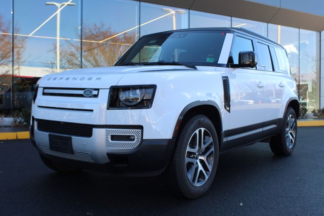 2025 Land Rover Defender S's photo