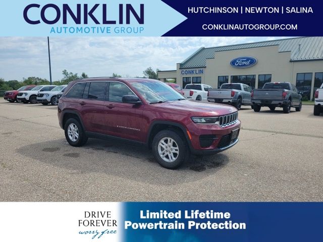 Velvet Red Pearlcoat 2023 Jeep Grand Cherokee Laredo 4WD SUV / Crossover Four-Wheel Drive 8-Speed Automatic