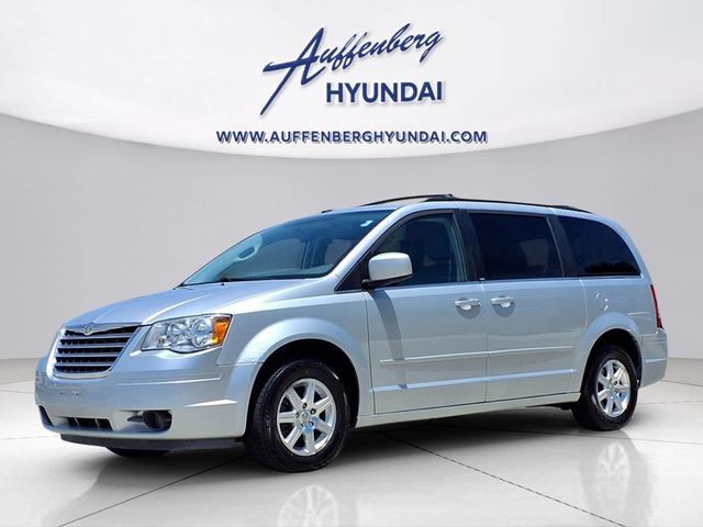 Bright Silver Metallic Clearcoat/Black Vinyl Top 2008 Chrysler Town & Country Minivan Front-Wheel Drive 6-Speed Automatic