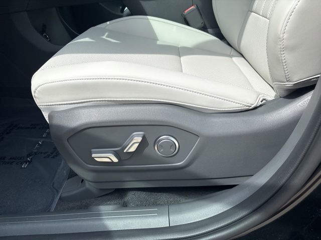 New 2026 Black Hyundai SEL image 13