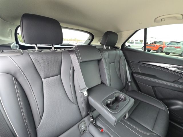 2023 Buick Envision Essence:C02550