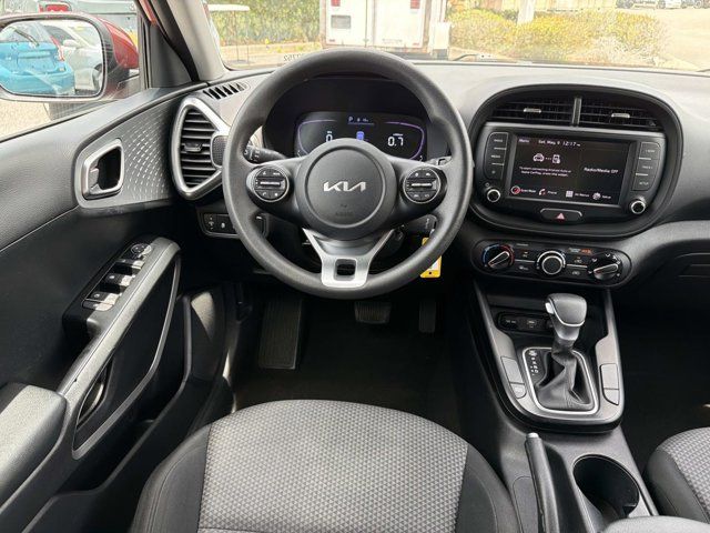 2024 Kia Soul LX - Photo 22