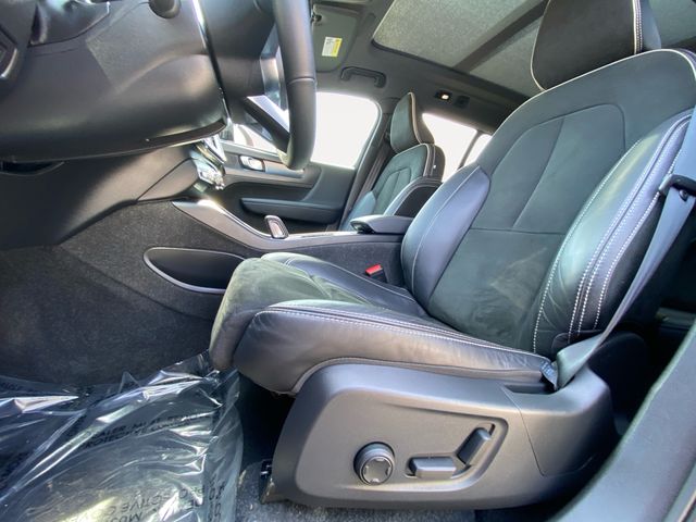 VolvoXC40 Recharge Pure Electric9