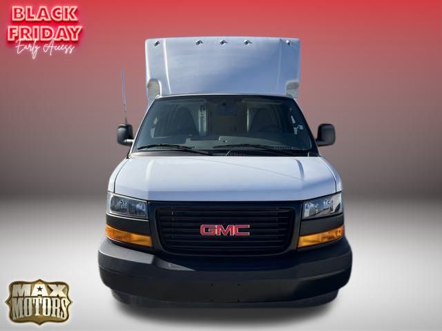 2022 GMC Savana 3500 Work Van 2