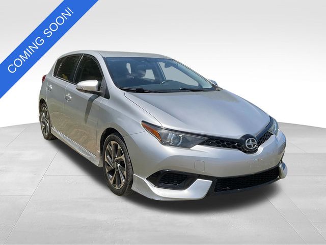 Classic Silver Metallic 2016 Scion iM Base Hatchback Front-Wheel Drive Continuously Variable Transmission