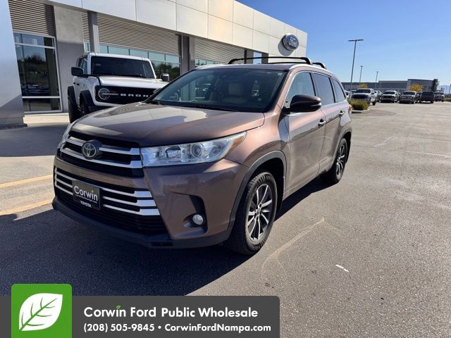 Brown (Beige) 2017 Toyota Highlander XLE AWD SUV / Crossover All-Wheel Drive 8-Speed Automatic