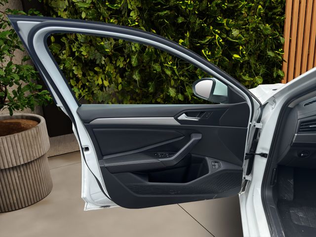 2024 Volkswagen Jetta Thumbnail