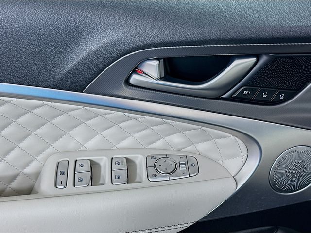 Thumbnail: 2025 Genesis G70 - 18