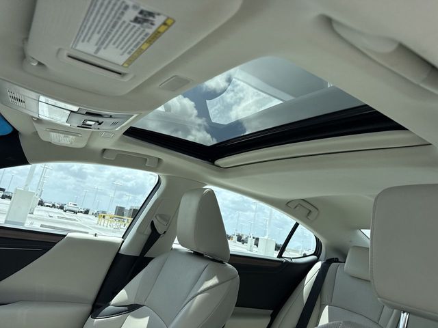 Used 2024 Lexus ES Sedan