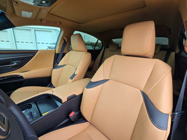 2025 Lexus ES 350:44446A1