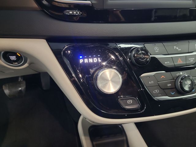 2019 – Chrysler – Pacifica