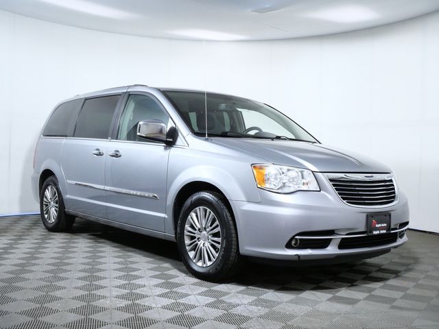 2013 Chrysler Town & Country Touring-L FWD