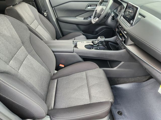 2026 Nissan Rogue SV photo 8