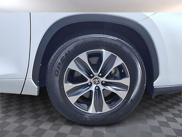 Used 2023 Toyota Highlander SUV