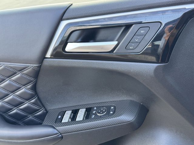 2022 Mitsubishi Outlander SEL Brown at North Houston Mitsubishi