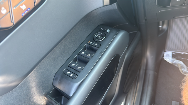 New 2027 Gray Kia X-Line SX image 23