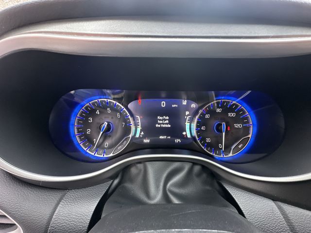 2024 Chrysler Pacifica Touring L - 11
