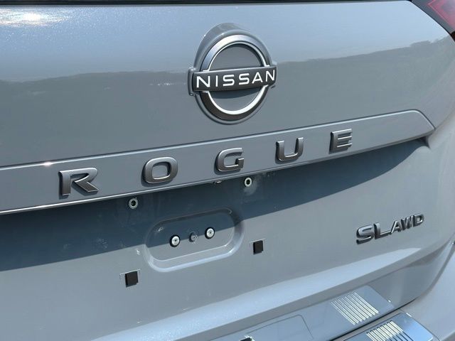 2024 Nissan Rogue SL 23