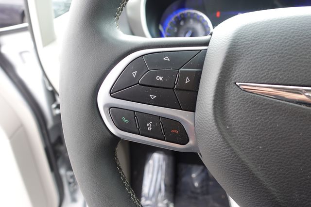 used 2024 Chrysler Pacifica car, priced at $25,889