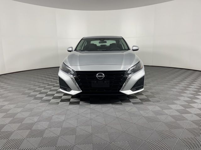 2023 Nissan Altima 2.5 SV 5