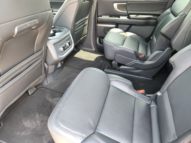 2025 White Ford Expedition Platinum 4X4 SUV