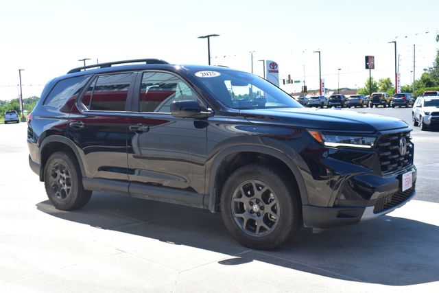 Used 2025 Honda Pilot SUV