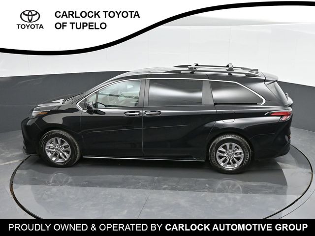 2022 Toyota Sienna XLE 38