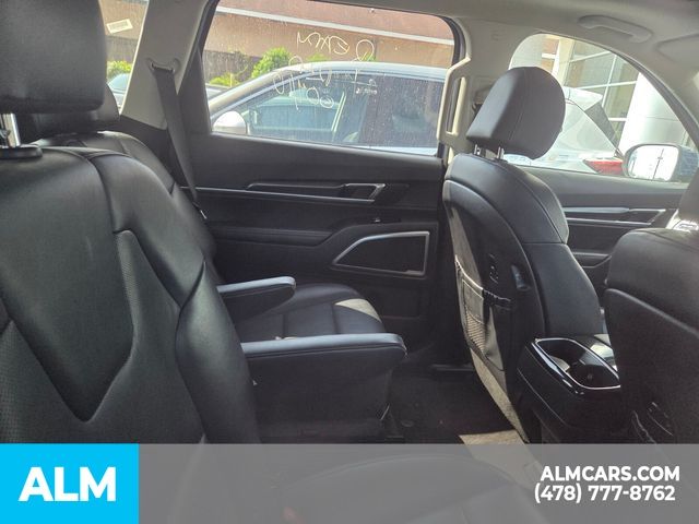 Used 2025 Black Kia S image 27