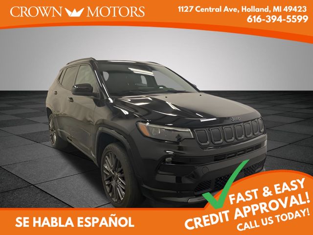 Diamond Black Crystal Pearlcoat 2022 Jeep Compass SUV / Crossover Four-Wheel Drive 9-Speed Automatic
