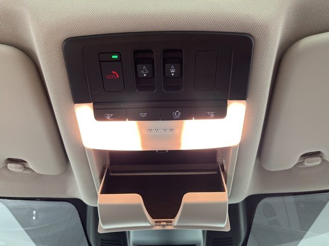 2023 Pearl White Tricoat Nissan Rogue SV FWD SUV