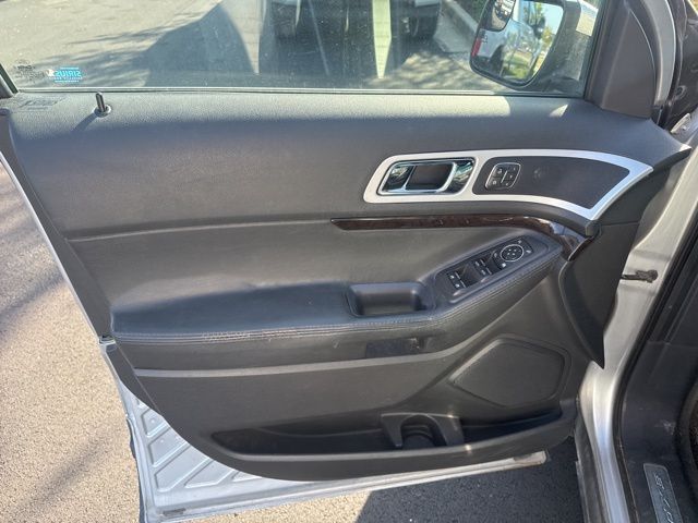 2011 Ford Explorer Limited photo 7