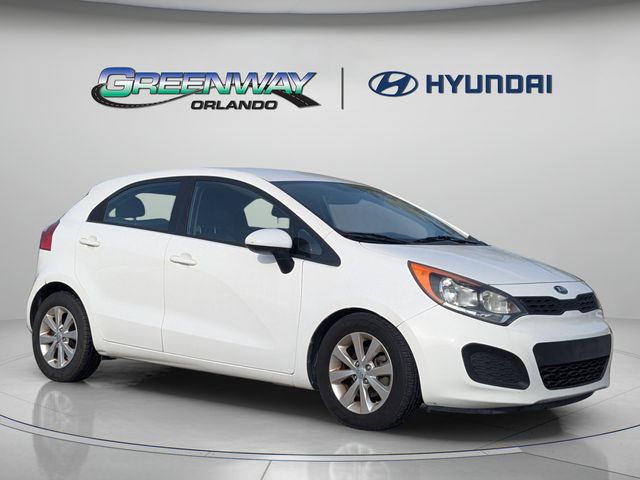 Clear White 2013 Kia Rio Sedan Front-Wheel Drive 6-Speed Automatic