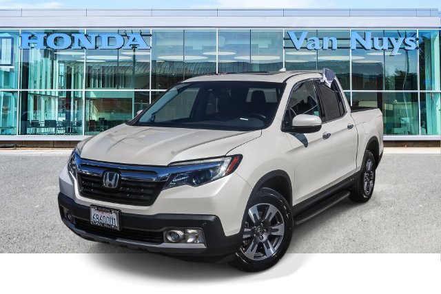 White 2018 Honda Ridgeline Pickup Truck All-Wheel Drive 6-Speed Automatic